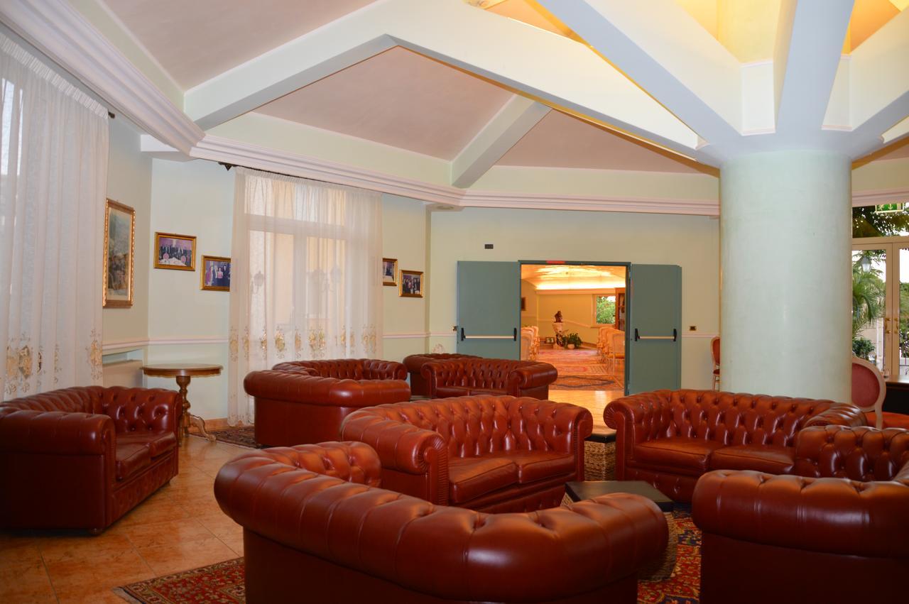 Grand Hotel Degli Angeli ซานโจวานนี โรตอนโด ภายนอก รูปภาพ