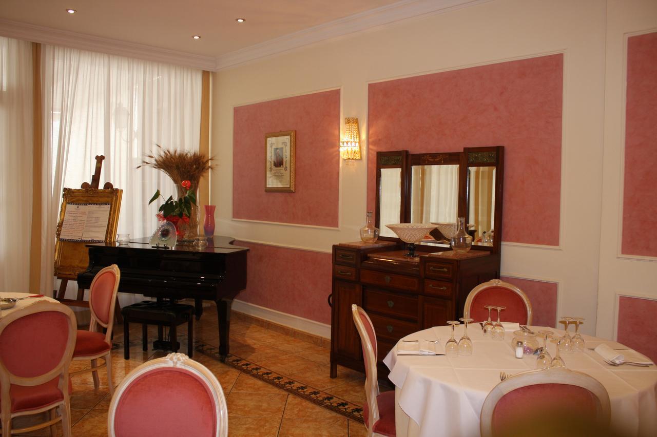 Grand Hotel Degli Angeli ซานโจวานนี โรตอนโด ภายนอก รูปภาพ