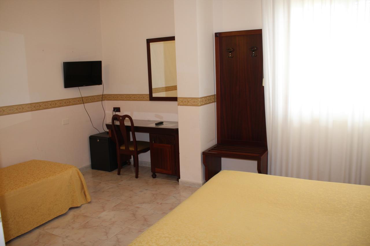 Grand Hotel Degli Angeli ซานโจวานนี โรตอนโด ภายนอก รูปภาพ