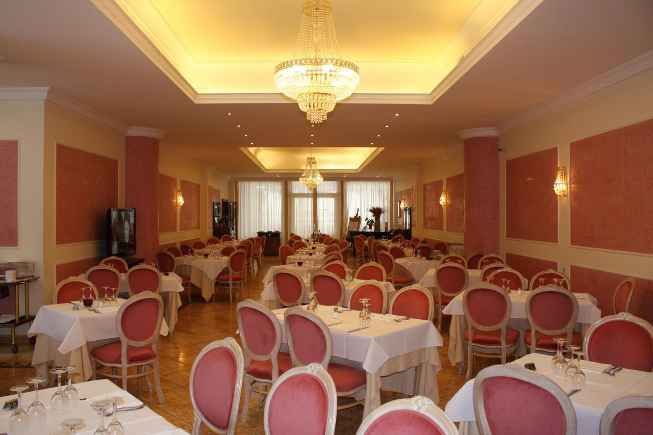 Grand Hotel Degli Angeli ซานโจวานนี โรตอนโด ภายนอก รูปภาพ