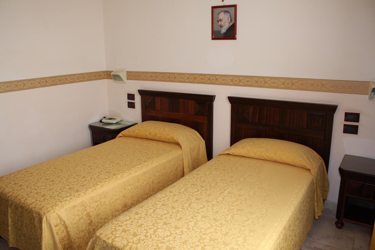 Grand Hotel Degli Angeli ซานโจวานนี โรตอนโด ภายนอก รูปภาพ
